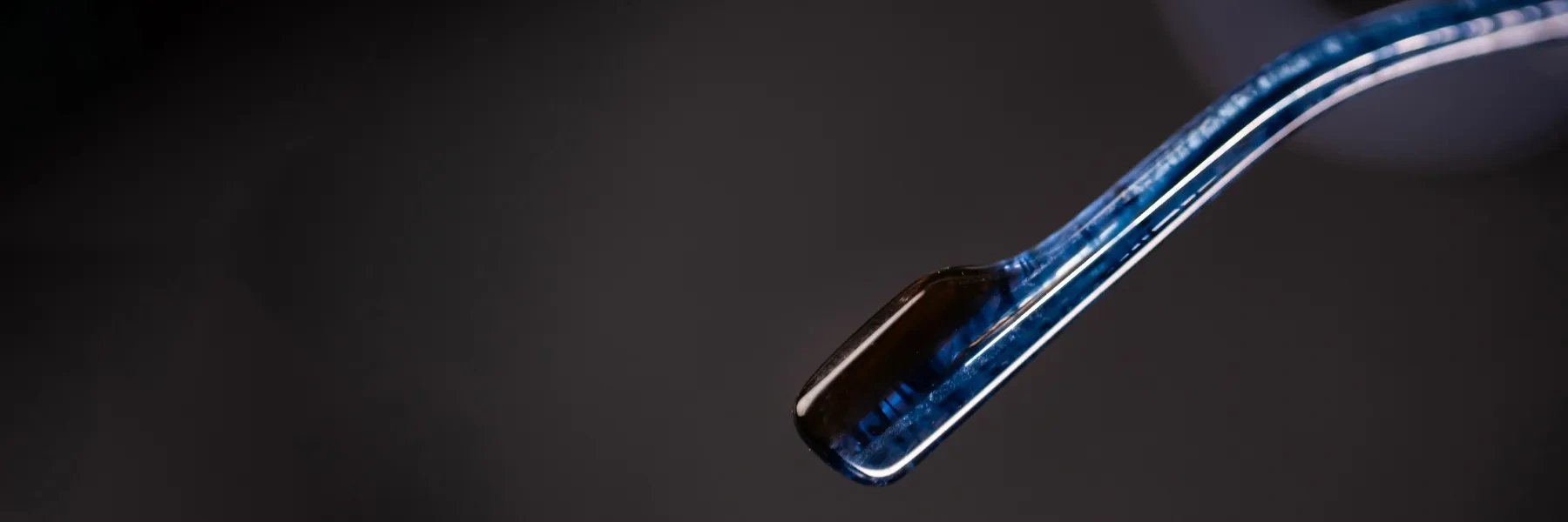 Detaljbild av en skalmtopp